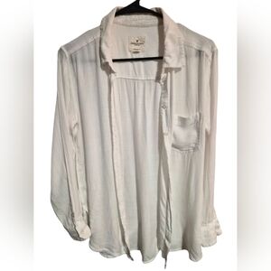 American Eagle Outfitters White Button-Up Blouse